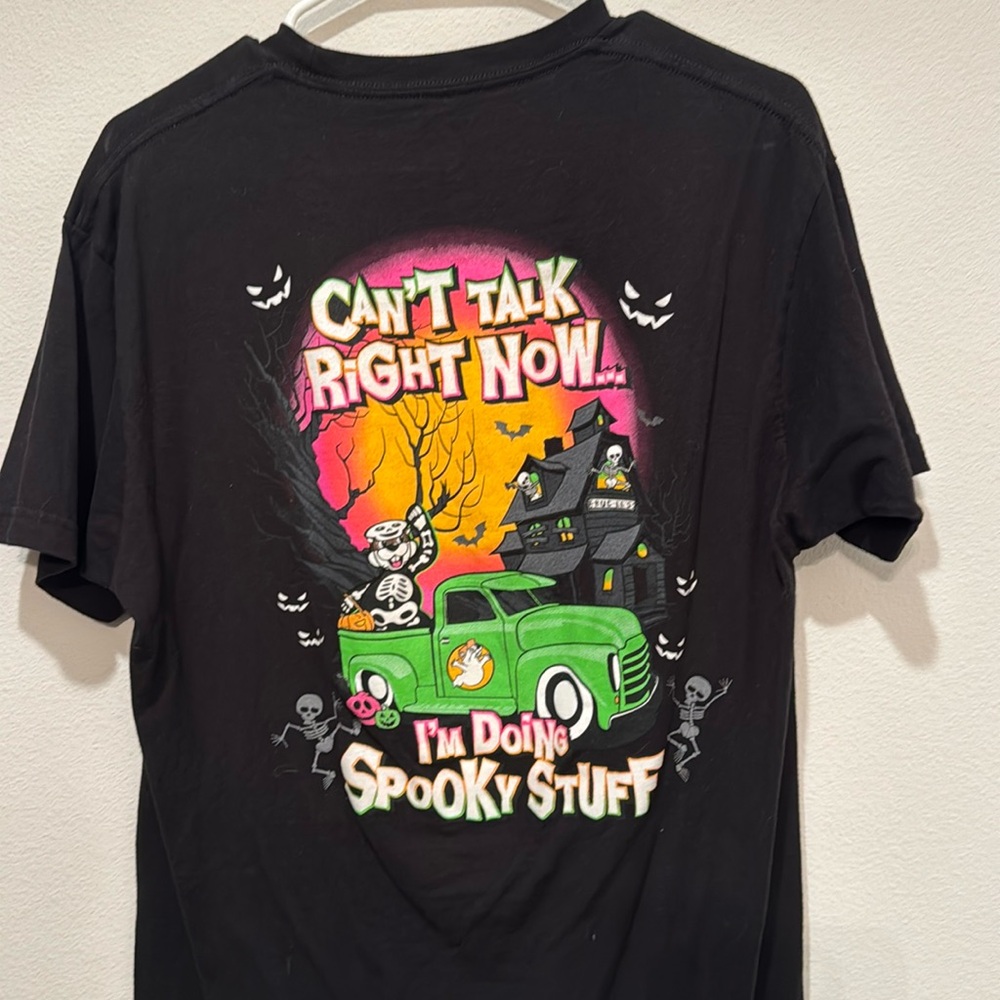 Buc ees tshirt spooky Large